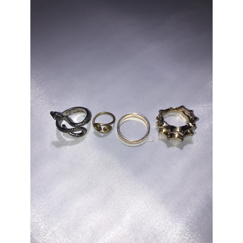 Mixed Jewelry Lot 4pcs Metal Rings & Pendant,‎ Silver/Gold Tone Unisex